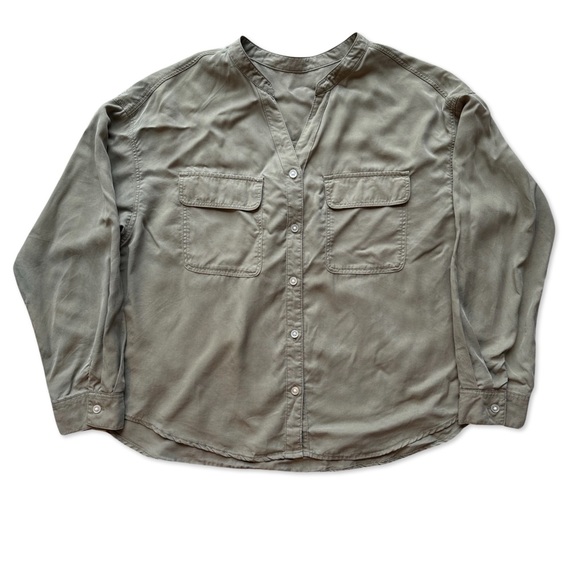 Green blouse - Picture 3 of 4